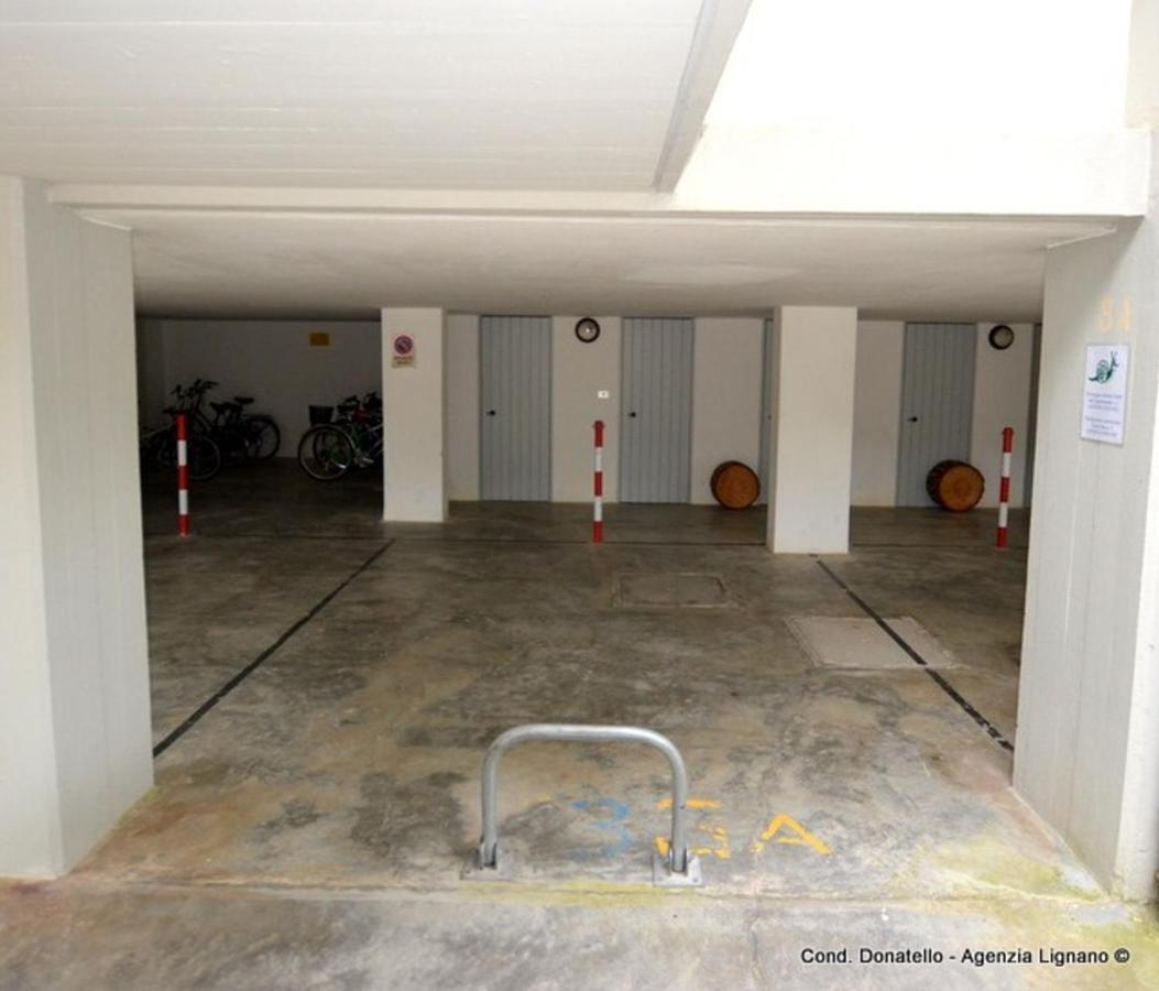 Lignano With Pool Appartement Lignano Sabbiadoro Buitenkant foto